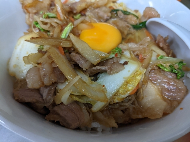 すき焼き丼！！！ほんっっっとに旨い！「最近、、、（西京区、中華、出前、テイクアウト、ランチ）」