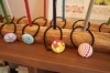 くるみボタンのヘアゴムも人気です。色・柄がすべて違います。「Ａｒｔ＆Ｃｒａｆｔ ｓｈｏｐ Ｂｅｉ Ｌｅｅ Ｇｏｏｄｓ（ベイリーグッズ）」