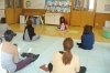 人気の「ママヨガ講座」
親子でヨガを楽しみます。「婦中中央子育て支援センター」