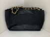 CHANEL　シャネル　チェーントートバッグ　買取「CHANEL  シャネル　ココマーク　カーフ　チェーントートバッグ　お買取りさせて頂きました　ブランド品、K18ネックレス、金貨、金歯、純金眼鏡「お売り下さい」　　中が見える安心の当店「買取りと査定」は「チケット大黒屋」金町北口店へ」