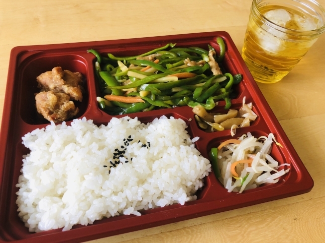 青椒肉絲弁当　並「ボリューム満点で種類が豊富！美歓園（ミカエン）さんの本格中華弁当♪」