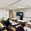 英語の発音練習の様子「歌いながら外国語を学ぼう♫」