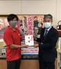 緋勇陣会長と総合市所長♪「緋勇陣　テント用横幕を寄贈させていただきました！」