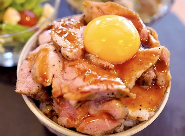 「10食　限定　ローストポーク丼」