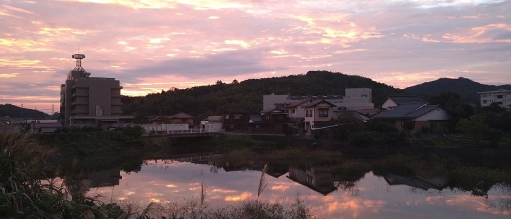 朝焼け風景写真「ベーシックの約束」