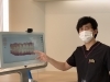インビザライン認定ドクター　歯科医師　藤本朋大「歯並びの歯並びのお悩み　ご相談くださいませ✨淡路島で歯科矯正、インプラント、小児歯科は粟田歯科医院へ✨ 当院では、透明なマウスピース矯正（インビザライン）を導入しております。」