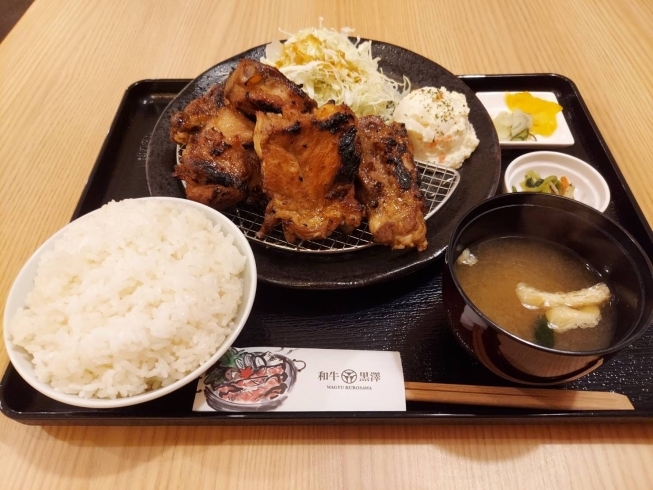 定食は税込1280円「【和牛黒澤 小樽駅前店 限定】炭火焼き豚骨付きカルビ」