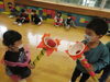 未就園児に合わせて低い姿勢で♡「未就園児保育体験＆秋を感じながら・・・」