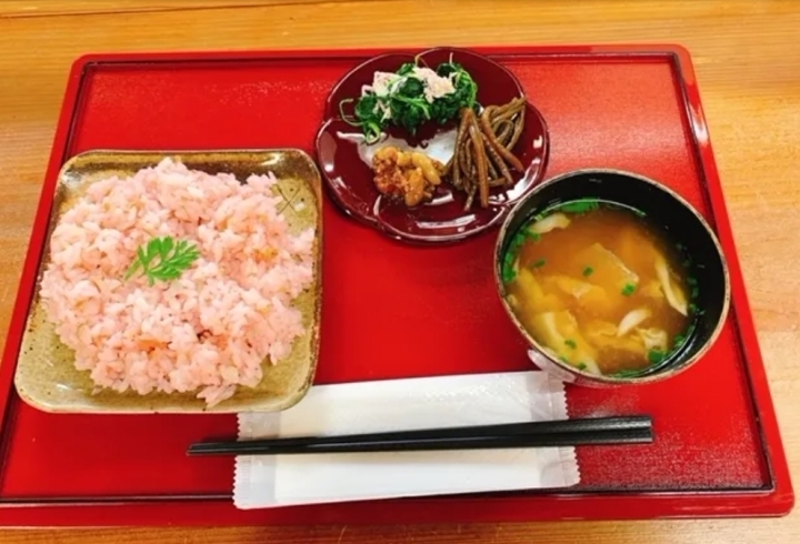 季節のご飯プレート（キクイモのごはんプレート）「秋の新メニュー【うぐいす亭】」