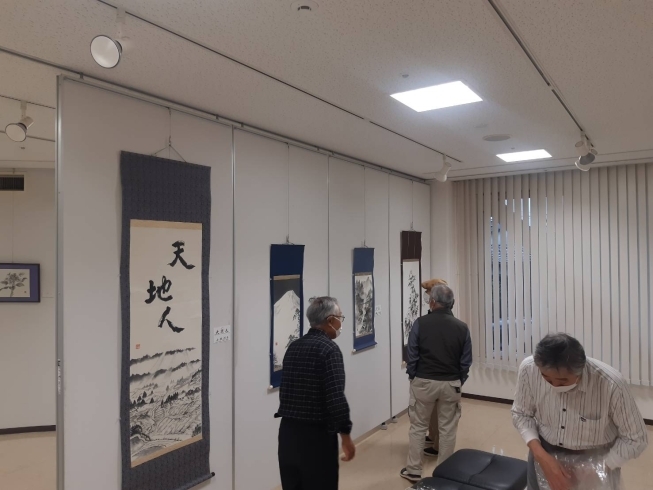 「水墨画教室　水墨画展　今日から御殿場市民会館で開催中！！」