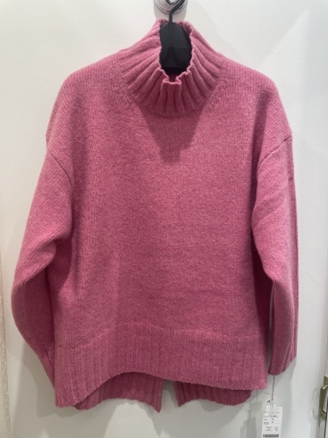 ピンクのbigセーター「明るい色のbigセーター」