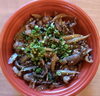 「明日の日替り弁当は豚のキンピラ丼」