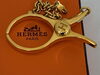 エルメス 小物の買取も当店です!「エルメス HERMES グローブホルダー お買取りさせて頂きました ブランド品、K18ネックレス、金貨、金歯、純金眼鏡「お売り下さい」 中が見える安心の当店「買取りと査定」は「チケット大黒屋」金町北口店へ」