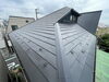 屋根から都市景観を守る、金属屋根工事「夏の強風・豪雨シーズンに注意したい「スレート屋根の釘浮きと割れ」」