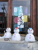 雪だるまさんが出迎えてくれます「毎日お店開いてます！」