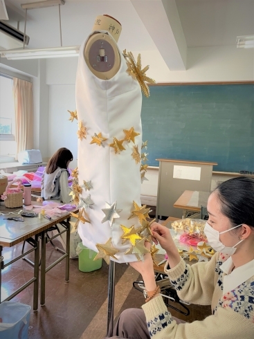 神戸文化服装学院　関西/近畿　洋服専門学校　神戸駅「服飾　ファッション専門学校【高校生イベント情報】神戸文化服装学院【イベント・学校説明会　体験実習　】「神戸でファッション学ぶならファッション業界のプロを育成す神戸文化服装学院」ファッションの伝統の技術  職人 兵庫県／神戸市　大倉山【広告】」