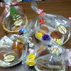 焼き菓子カゴ盛り★贈り物にいかがですか？(^-^)「新成人の皆さま♪ご成人おめでとうございます☆」