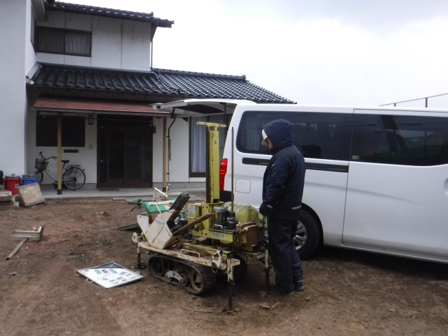 地盤調査状況「新規物件の地盤調査を行っています。」