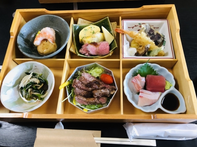 人気の箱御膳懐石弁当。お持ち帰り用もあります。「☆お祝いのお弁当・ご法要のお弁当をご自宅・施設などお届けします☆」