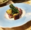 「本日はテーブル席にてご案内します」