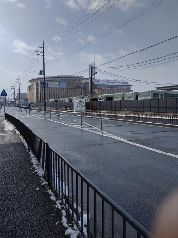 テルサも雪に覆われていました。「雪降り【京都市南区・京都テルサ・ジム・プール・こども・駐車場完備】」