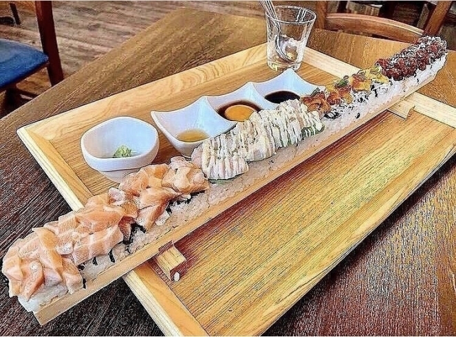 「海鮮ロング寿司」