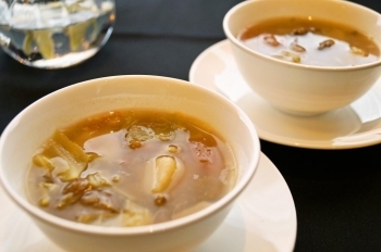 本日のスープは体が喜ぶ薬膳スープでした。