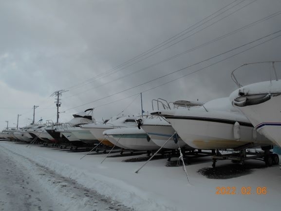 雪を被った船「2月6日（日）」