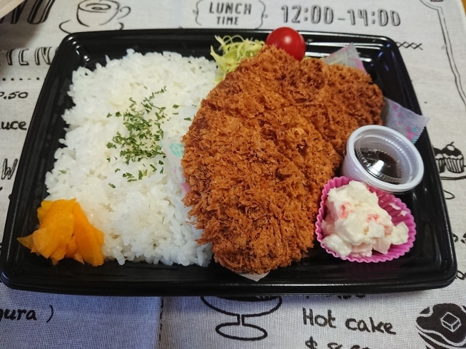 豚カツ弁当900円「テイクアウトできます♪」