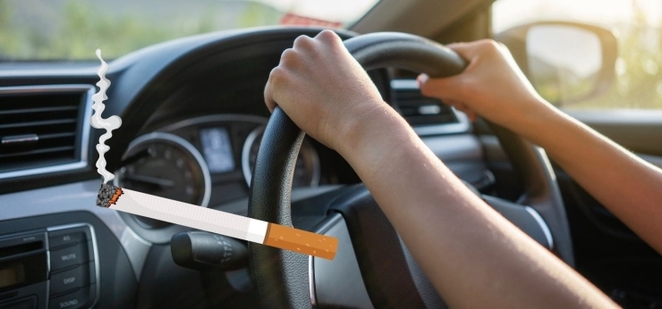 「カークリーニングでタバコ臭を効果的に除去する方法：車内の空気を清新に保つ」