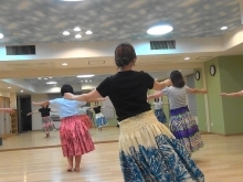素敵なハワイアンミュージックに合わせてフラ！　体力づくりに！　仲間づくりに！　那珂川市　フラダンス教室