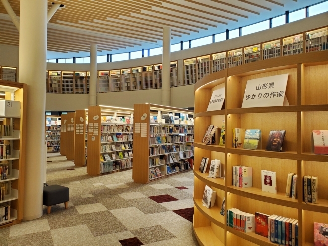 本の数にビックリ！色々な本を読みたくなりますよ☆「新しくなった《長井市立図書館》に行ってきました☆」