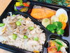 舞茸ピラフと境港サーモングリル弁当「月替わりテイクアウトメニュー　10月「舞茸ピラフと境港サーモングリル弁当」」