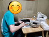 硯にこびりついた墨を丁寧に落としていきます。「受験に向けて教室を卒業です。」