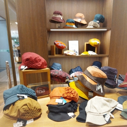 手作り感あふれる帽子。職人の技が光ります「京阪百貨店守口店にてイベント開催中。」