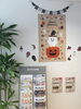 ハロウィンのタペストリーとガーランド「もう10月ですね🎃」