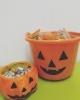 お菓子「今月はご利用のお客様にお菓子と割引き券をプレゼント🎃」