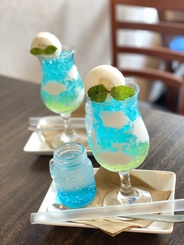 ビジュアルかわいい  UMIのクリームソーダ✨ | Cafe＆Bar UMIラボの