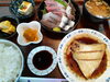 ブリカマの煮付け＋刺身盛り合わせ定食2300円「評判の煮魚＋刺身盛り合わせ定食」