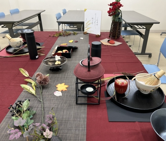 9月の道新文化教室「テーブル茶道」の様子です✨「【道新 テーブル茶道教室】新しく10月から土曜日、午前中のお教室始めます✨」
