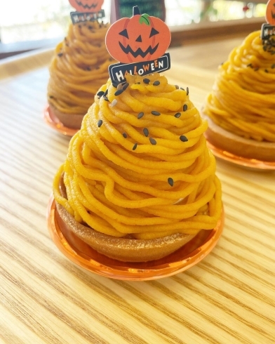 「『かぼちゃモンブラン』秋の味覚で1番初めに思い浮かぶ人も多いであろうかぼちゃ商品✨」