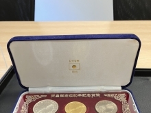 【買取大吉 東急ストア仲町台店】 昭和天皇御在位60年記念金貨・銀貨・白銅貨セット をお買取しました！