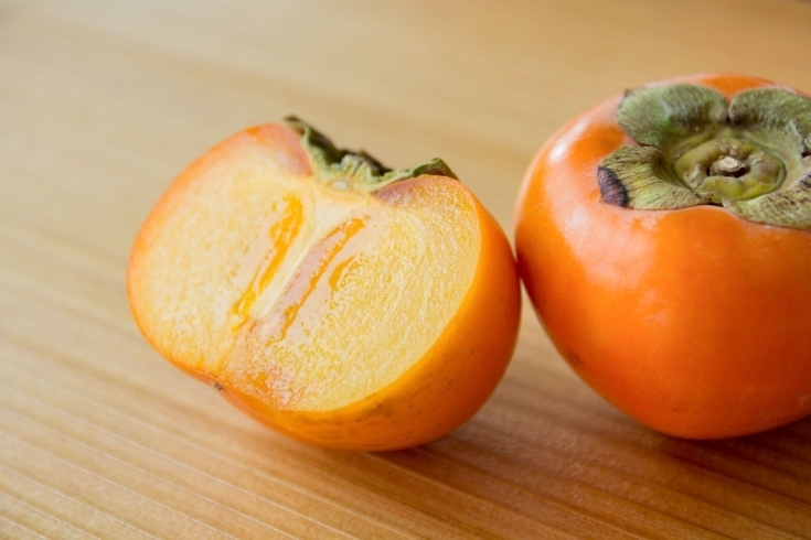秋の味覚−柿の写真「柿の栄養と美容効果」