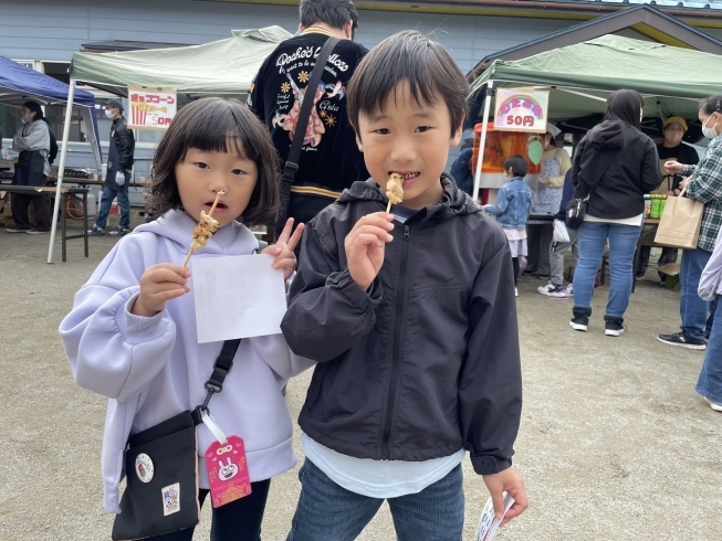 やきとり　おいしいー♡いっぱい食べました♪「２２日(日)に塩川幼稚園バザーが開催されました！皆様、ありがとうございました♪」