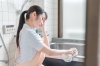 石鹸のカスを残して放置すると水垢の除去が大変です…「プロ直伝！　お風呂の水垢の予防方法を解説【おそうじ本舗 習志野鷺沼店】」