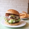 「店名のついた『マンドリンバーガー』発想の出発点は『テリヤキバーガー』でした。」