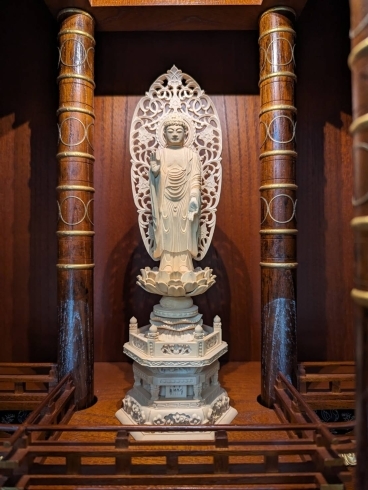 仏壇用の仏像（ご本尊）＜木彫り＞「仏像は凛々しいです「石狩と札幌を中心に地域密着の仏壇店・いのりや　です」」