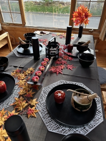 紅葉の設え🍁「11月のテーブル茶道教室の様子」