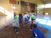 落ち葉のシャワー♪一年生も幼稚園生も大喜び！「秋の深まりを感じながら…♪」