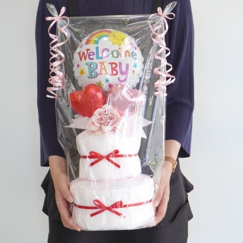 出産祝いにWelcomebabyのおむつケーキ「出産祝いにWelcomebabyのプリントおむつケーキを贈る 出雲市姫原 バルーン おむつケーキ 誕生日 飾り付け」